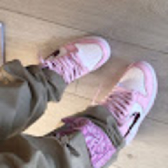 Meet your Posher, Hailey - Picture 1 of 1